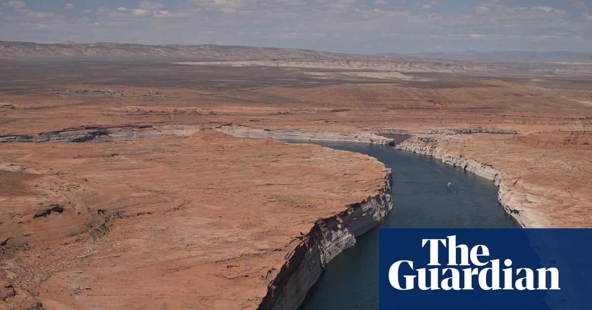 Lake Powell, a vital reservoir, plunges toward unprecidented low levels as water crisis deepens in US west