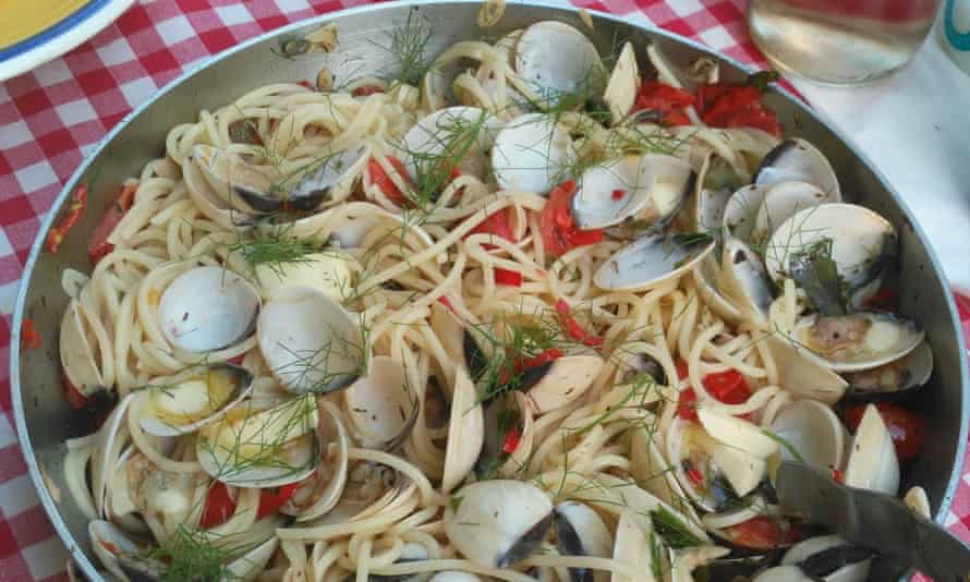 Spaghetti with clams.