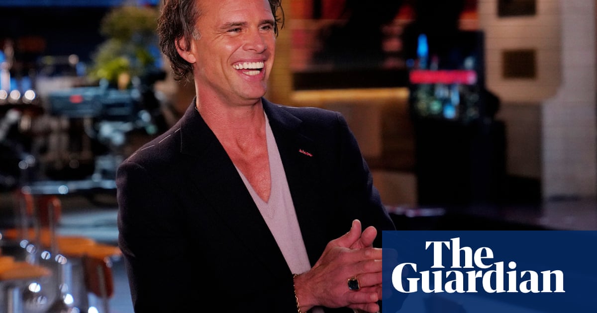 Saturday Night Live: Walton Goggins is a game host with underwhelming material