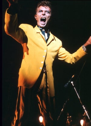 David Bowie preforming with Tin Machine in 1991