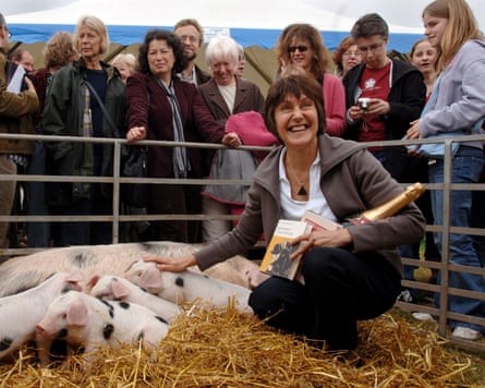 Marina Lewycka is presented with a jeroboam of Bollinger in the presence of the customary pen of Gloucester, after originally winning the Wodehouse prize in 2005.