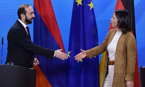 Armenia’s foreign minister Ararat Mirzoyan (L) was in Berlin meeting German foreign minister Annalena Baerbock when he made the offer of assistance.