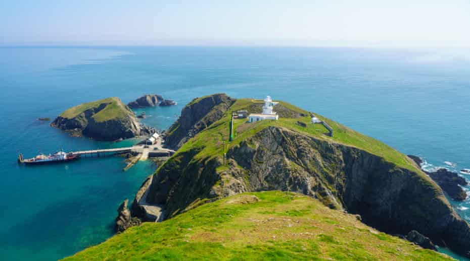 Tourists land from MS Oldenburg on Lundy Island.