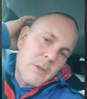 Joe McCarthy po przybyciu do Odessy na kolejnej misji ratunkowej, gdzie uratował matkę i jej chore dziecko