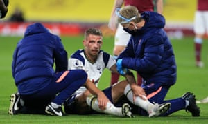 A bewildered Alderweireld.