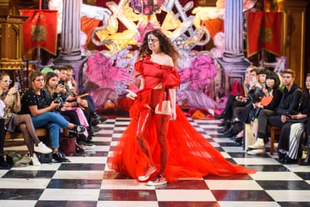 The Devil is in the detail: Dilara Findikoglu’s designs on the catwalk at London Fashion Week S/S18.