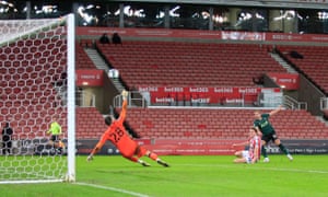 Harry Kane fires home Tottenham’s third