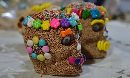 Tamarind is added to the amaranth skulls and small candies are added for decoration.