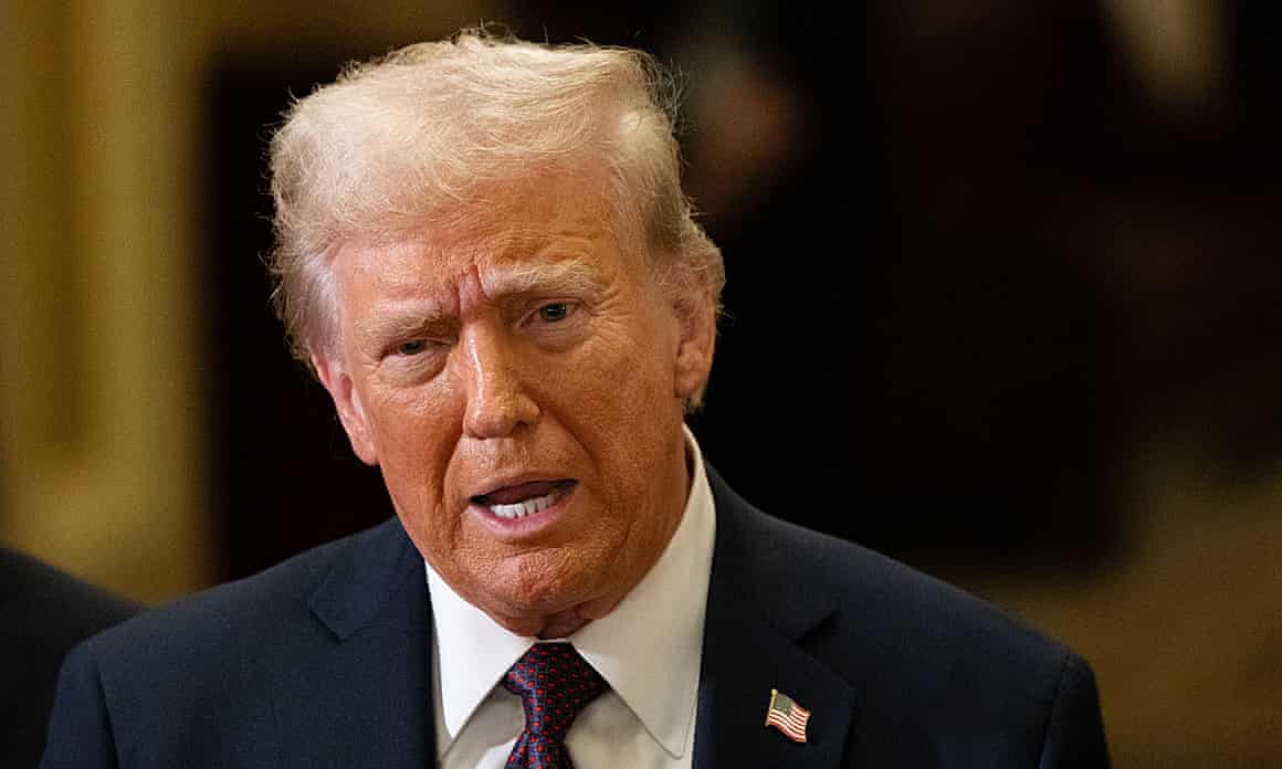 Donald Trump head and shoulders
