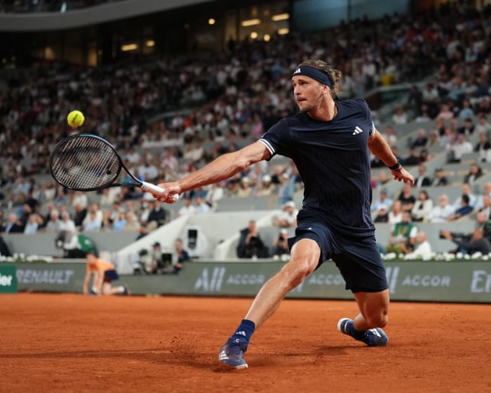 Jakub Mensik v Alexander Zverev: French Open 2026 men’s semi-finals – live
