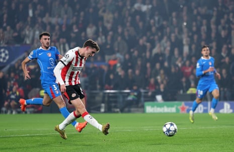 Guus Til rounds off a slick PSV move to take the lead against Atleti.