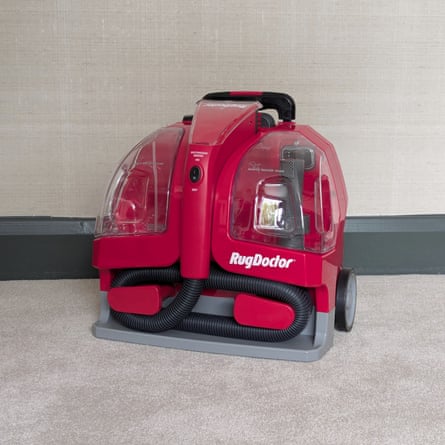 Andy Shaw testing carpet cleaners: Rug Doctor Portable Spot Cleaner angle