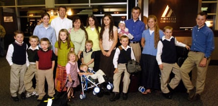 18 of the 19 members of the Duggar family in 2008