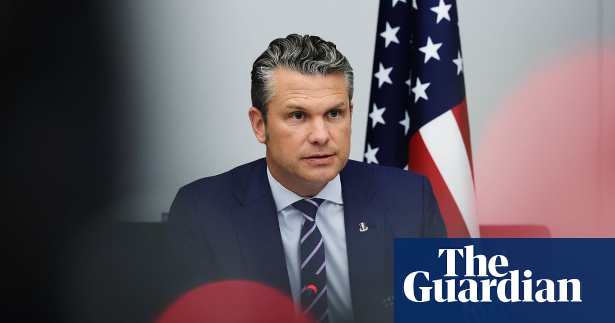 Plane carrying Pete Hegseth forced to land in UK due to crack in windshield