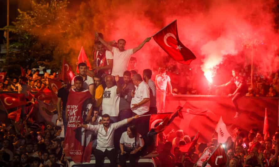 People celebrate Ekrem İmamoğlu’s victory in the 2019 Istanbul mayoral election