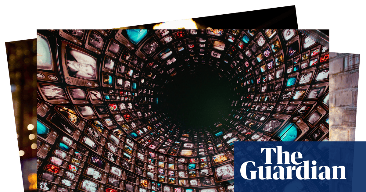 An Attenborough exhibition and a whale rescue: photos of the day – Wednesday