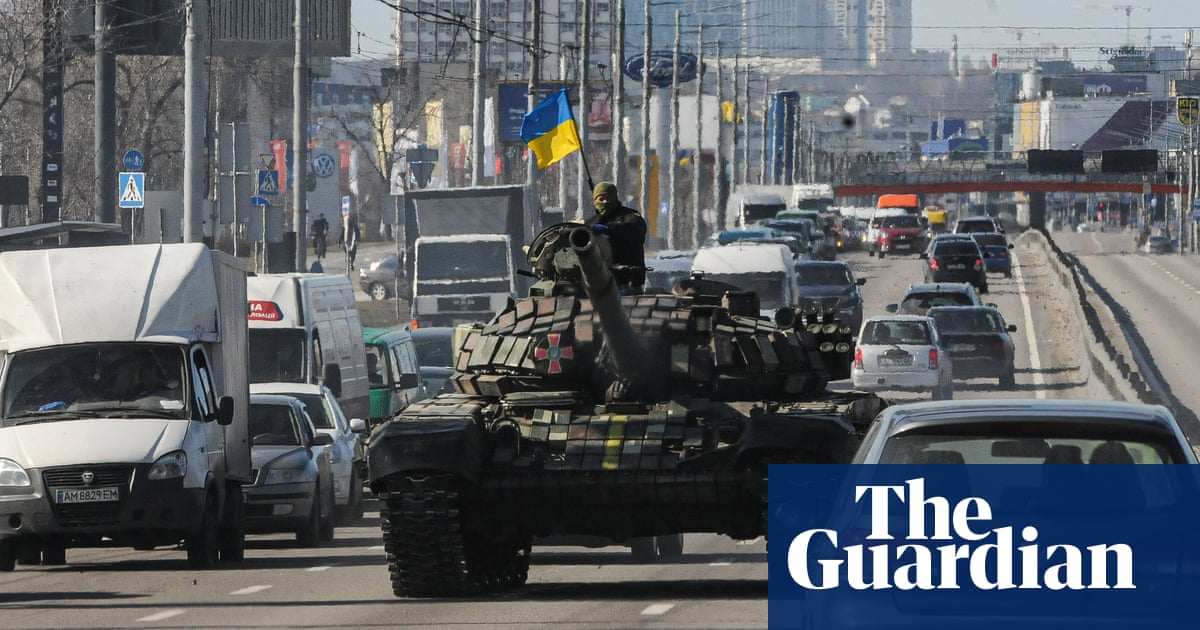 Kyiv ‘ready to fight’ as Russian forces close in Ukraine capital