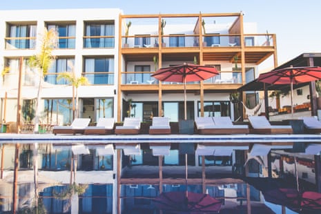 Amouage hotel and pool, surf Maroc