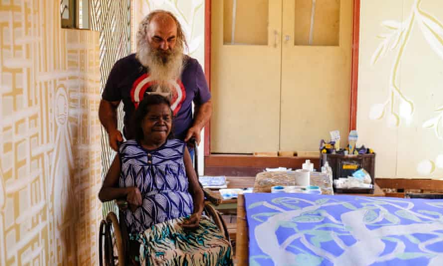 Yolŋu artist Dhambit Munuŋgurr with her husband Tony Gintz