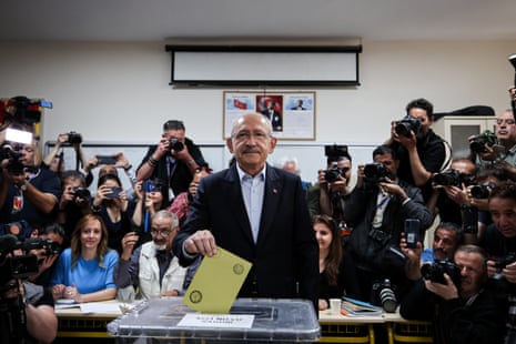 Opposition presidential candidate Kemal Kılıçdaroğlu casts his vote at a polling station in the second election in Ankara.