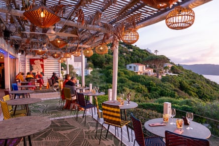 The restaurant at the island’s HéliOtel.