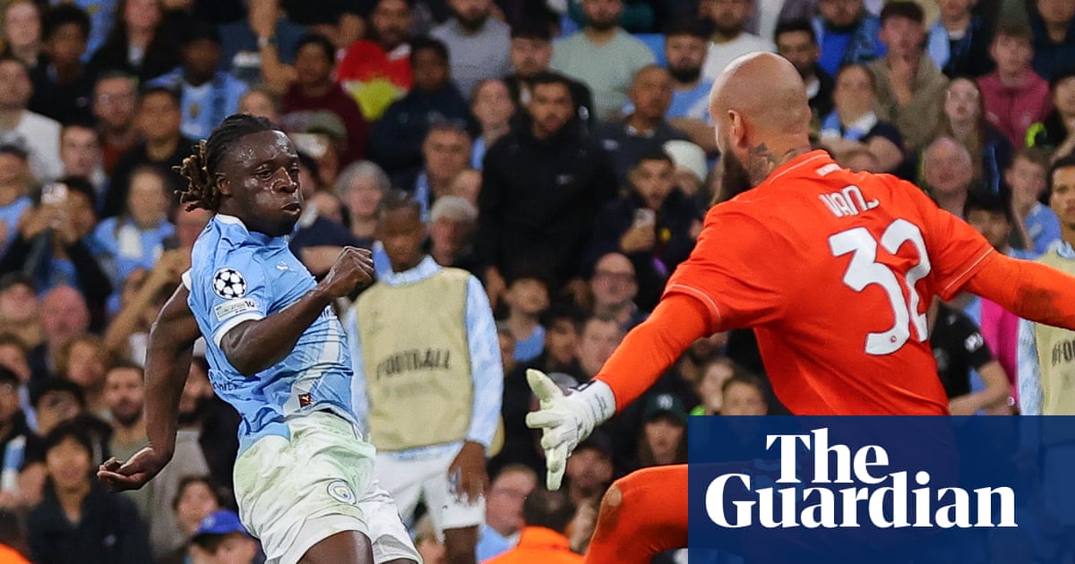 Doku decorates Manchester City’s win over Napoli after De Bruyne return ends early | Champions League | The Guardian
