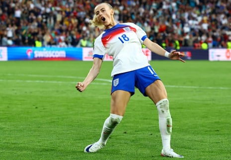 Chloe Kelly celebrates scoring the winning penalty