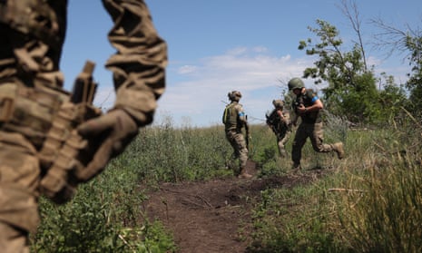 Russia-Ukraine war live: Kyiv’s troops forcing Russians out of positions in south, says general | Ukraine Russia-Ukraine war live: Kyiv’s troops forcing Russians out of positions in south, says general | Ukraine