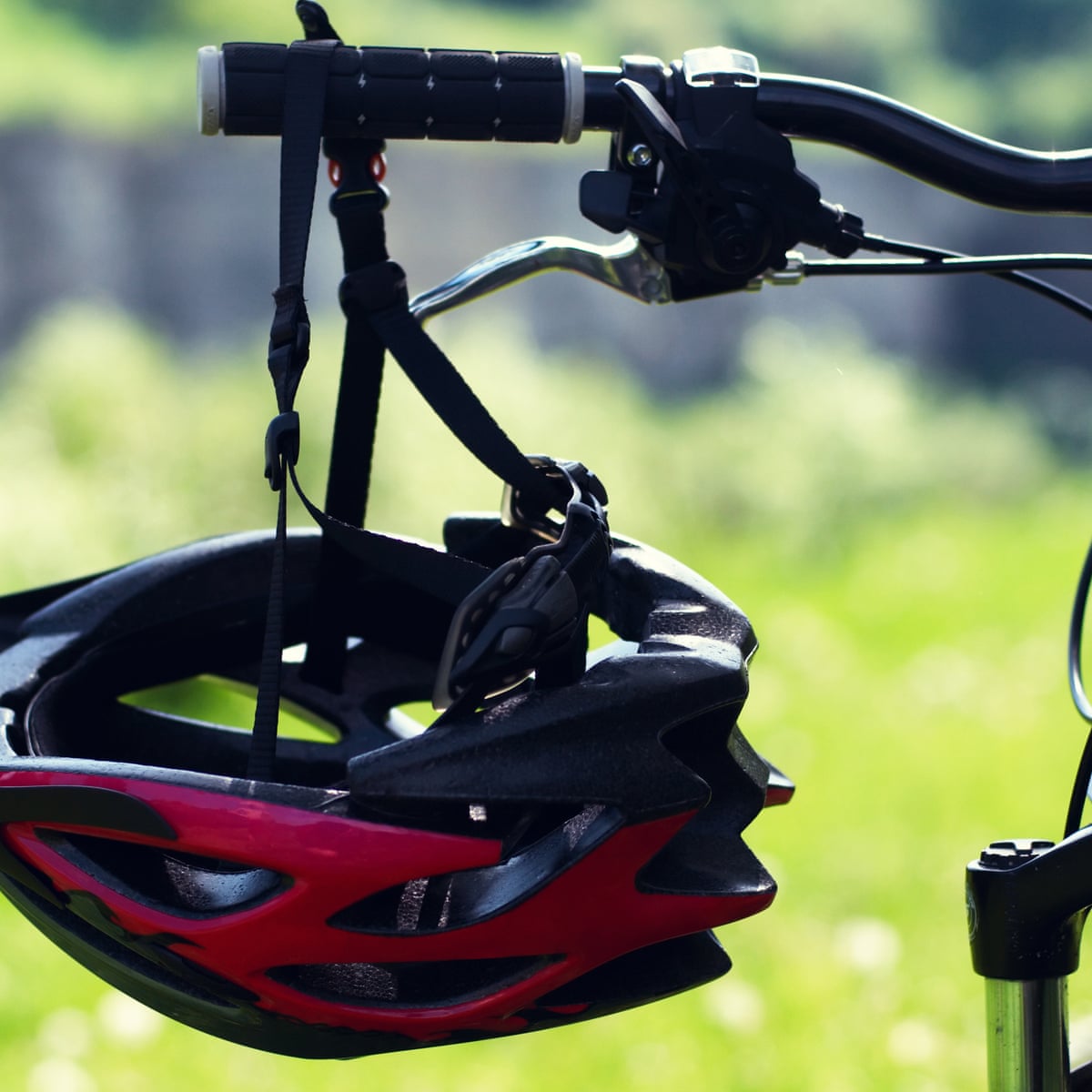 The Big Bike Helmet Debate You Don T Make It Safe By Forcing Cyclists To Dress For Urban Warfare Cycling The Guardian