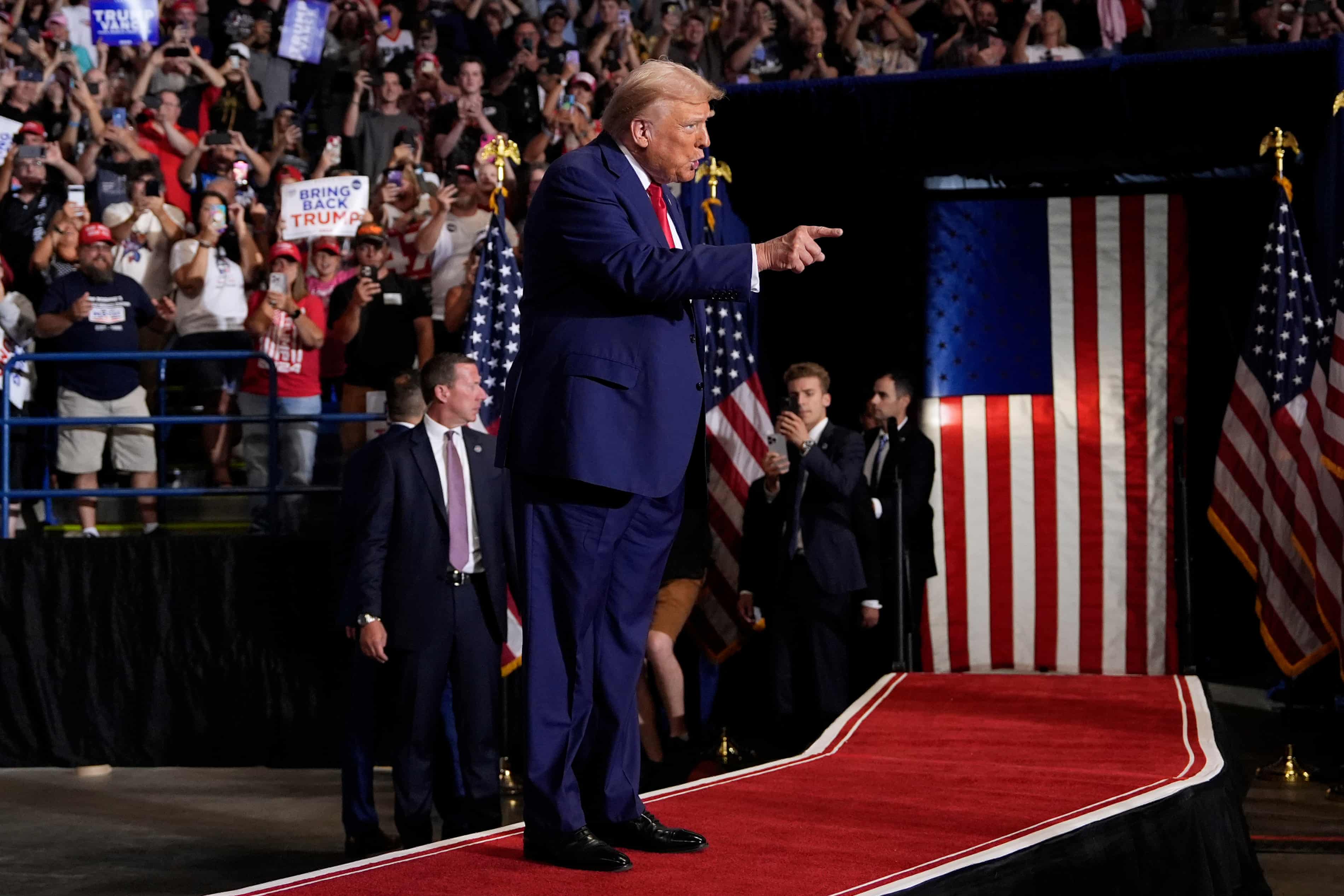 Are Trump’s campaign rallies energizing his base – or sowing doubt? (theguardian.com)