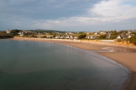Pors-Ar-Vag beach at low tide, Douarnenez bay, Plomodiern, Finistere, Brittany
