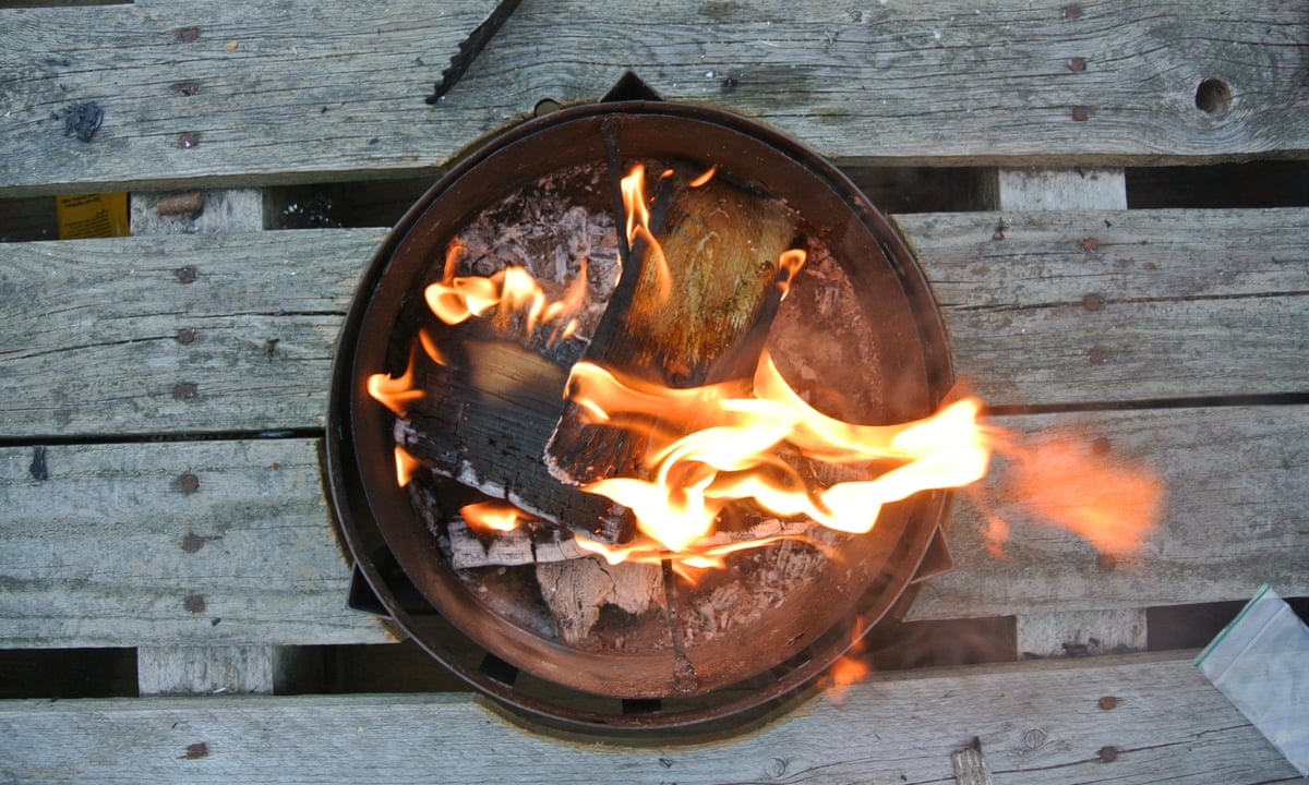 Wood Ash As Fertiliser For Your Garden, How To Dispose Of Ashes From Fire Pit Uk