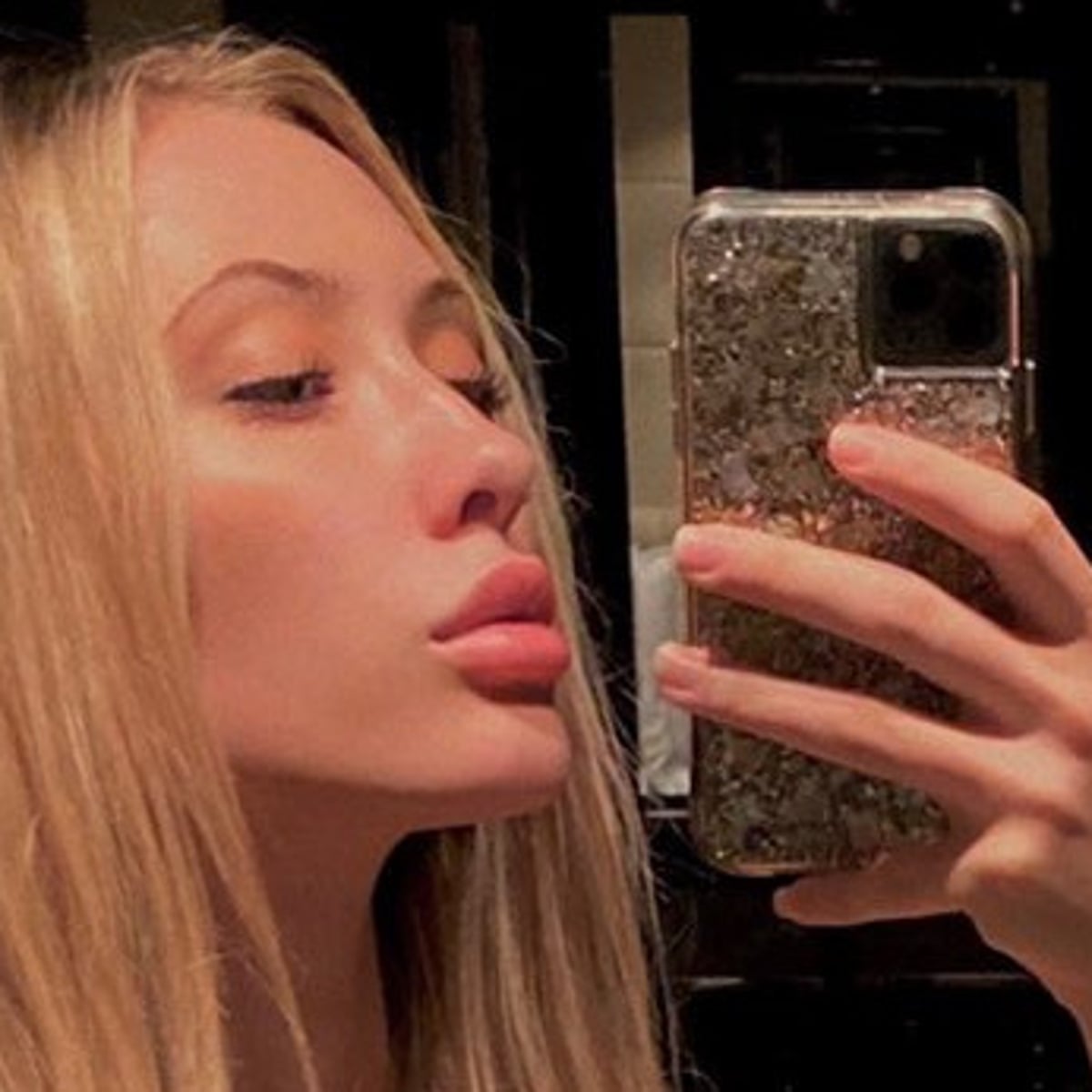 Instagram Model Raises 700 000 For Australia Fires With Nude