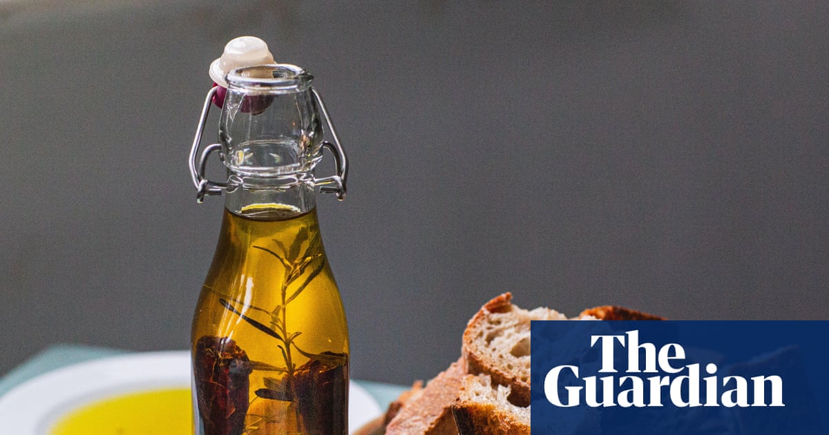 How to convert kitchen scraps into an infused oil recipe