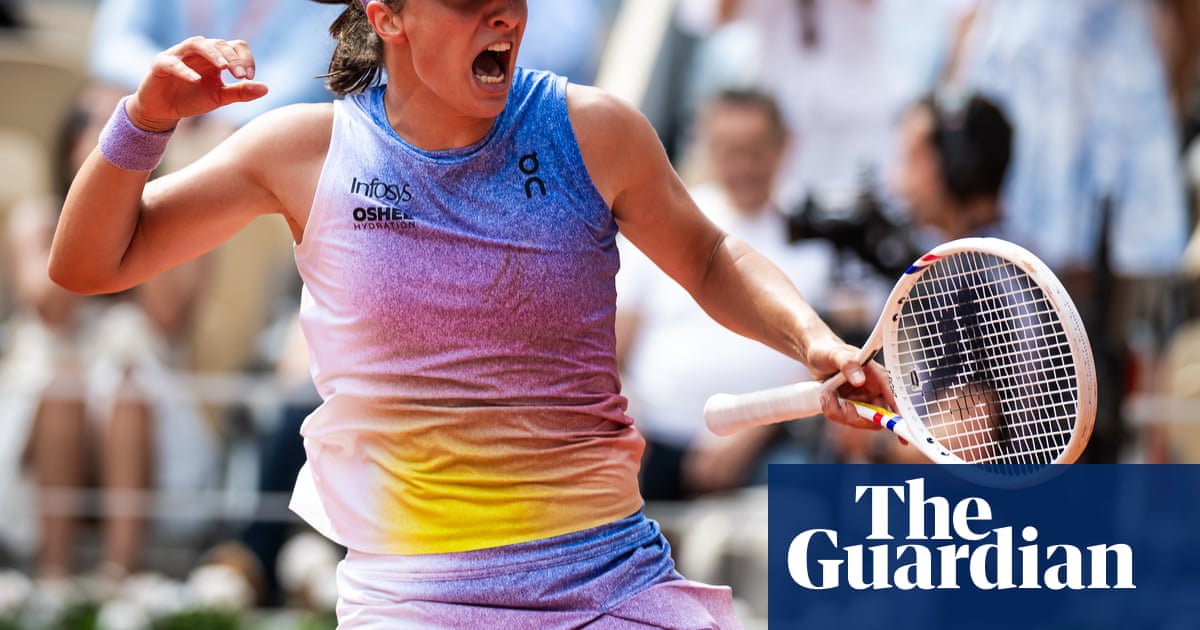 Iga Swiatek stages stunning comeback to reach French Open quarter-finals