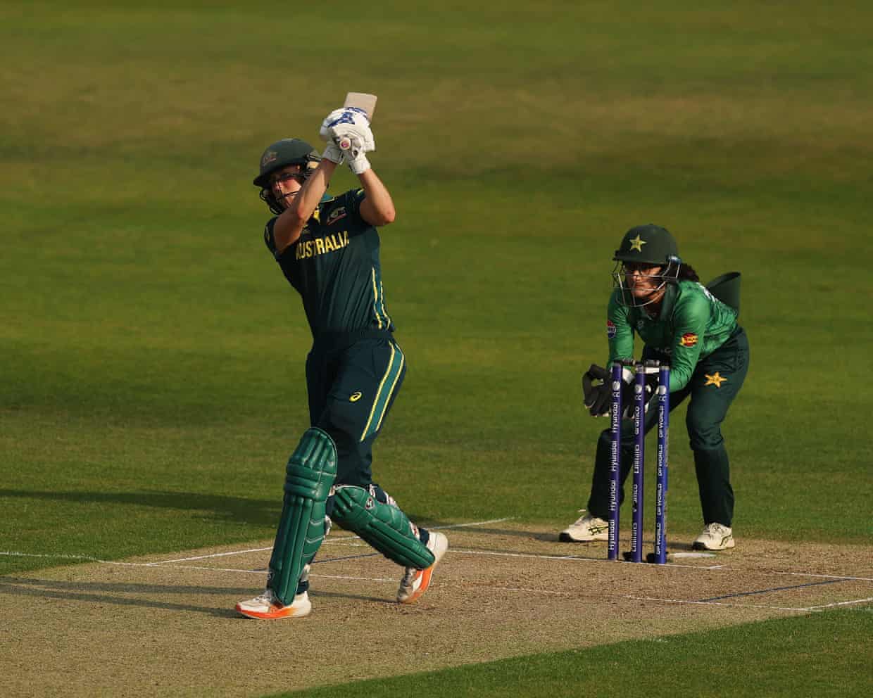 Ellyse Perry scores 71 as Australia beat Pakistan by 113 runs at Headingley World Cup clash
