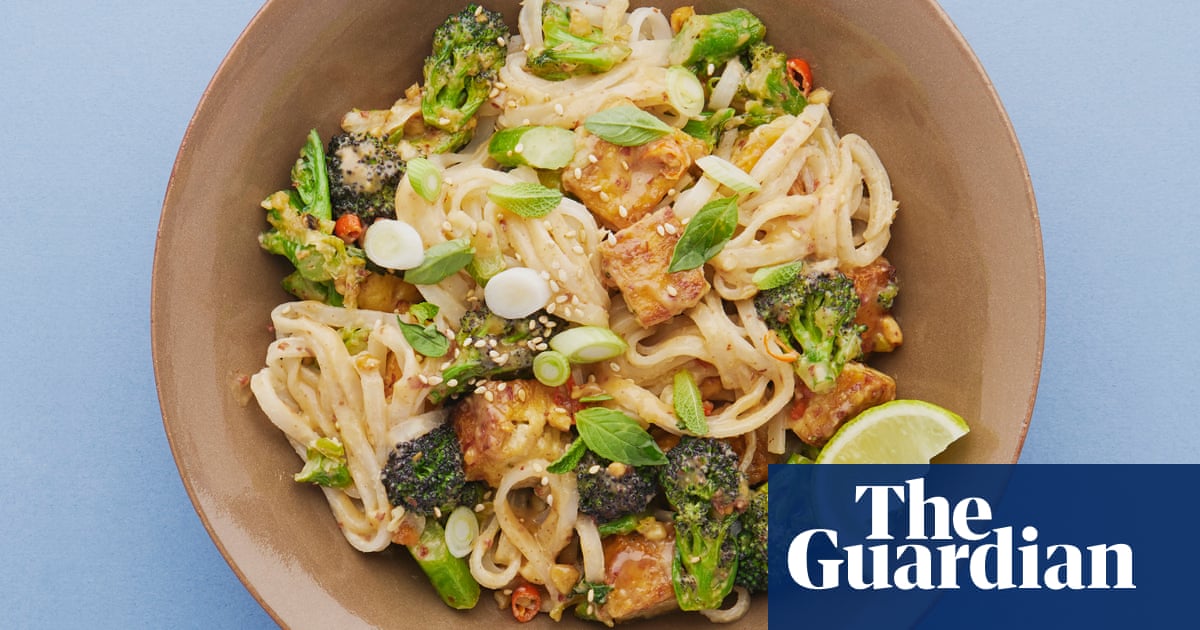 Meera Sodhas Vegan Recipe For Peanut And Broccoli Pad Thai Food 