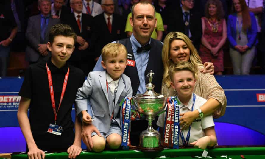 Mark Williams beats John Higgins 18-16 in World Snooker ...