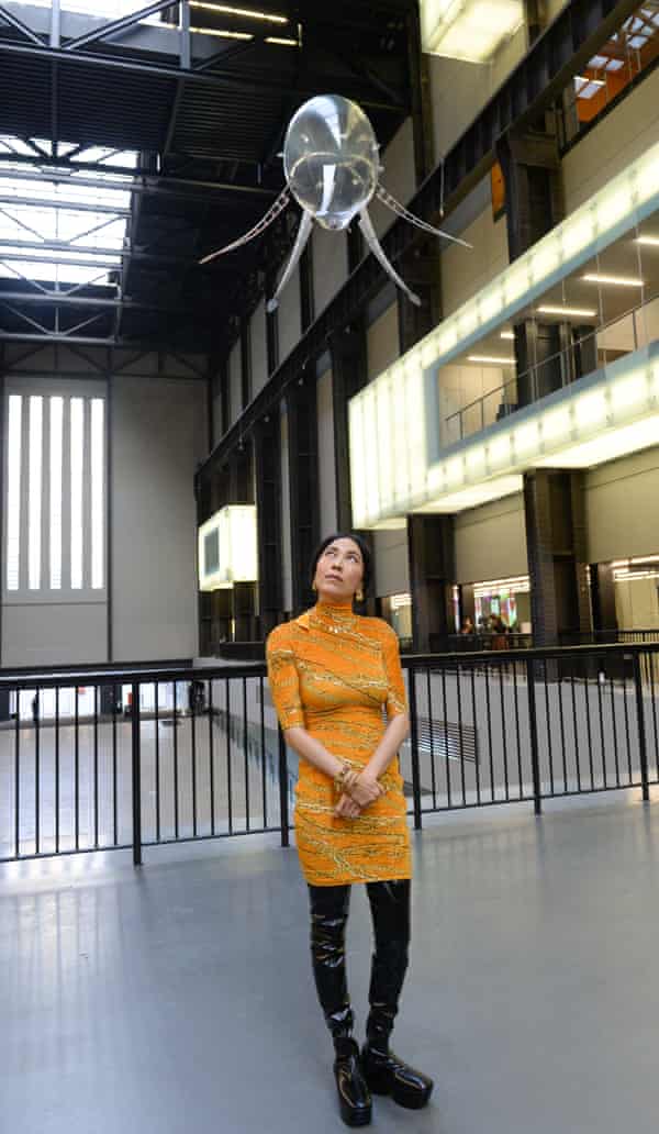 Anicka Yi'nin geçen Ekim ayında Tate Modern'deki kurulumunda ısmarlama aromalar kullanıldı.