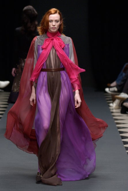 Karen Elson for Giles AW 2004