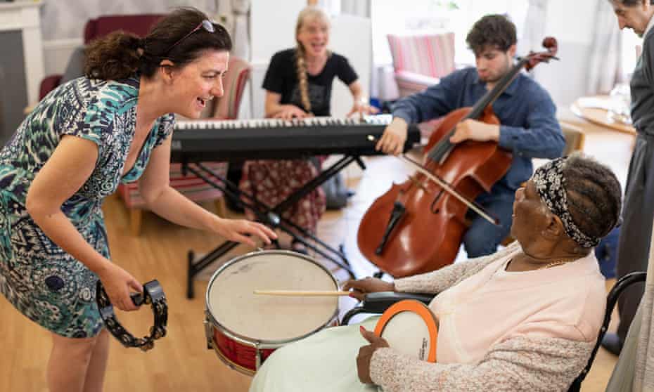 The Music In Mind music therapy sessions, pre-Covid. ‘The project’s strength lies in its instant impact on those with dementia.’