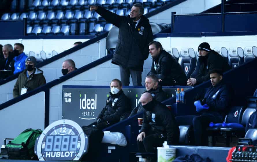 Sam Allardyce tries to get a point across