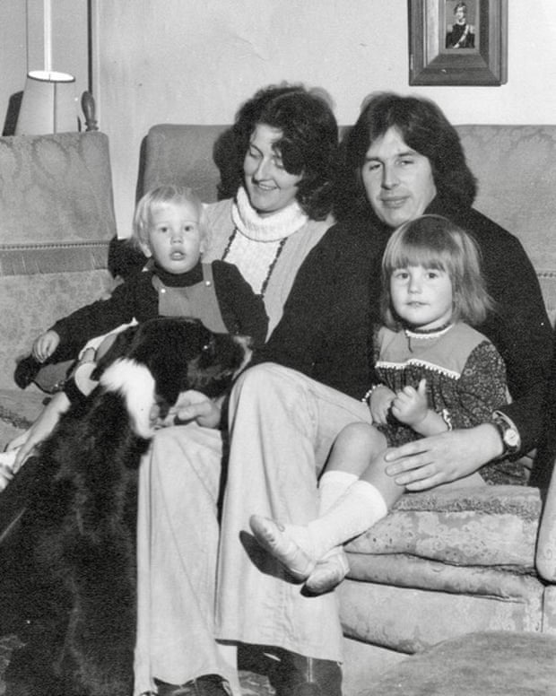 Judy Young, o zamanki kocası ve iki çocuğuyla