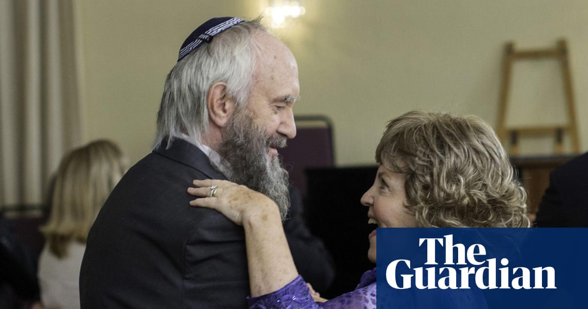 ‘She knew how to love and be loved’: Julia McKenzie and Jonathan Pryce pay tribute to Pauline Collins