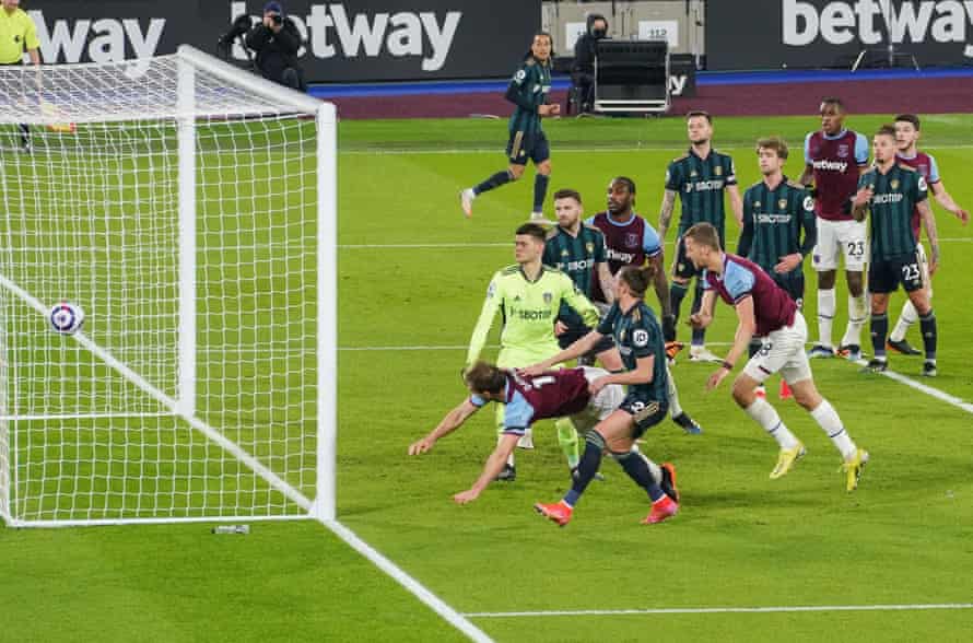 Craig Dawson’s diving header increases the Hammers lead.