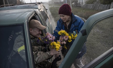 Ukrainians welcome Kyiv’s troops as its military enters Kherson