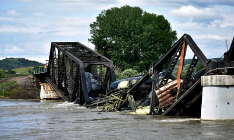 bridge collapsed in river