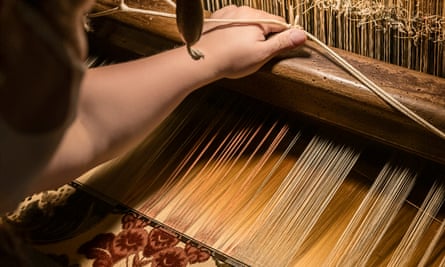 Loom with a view: creating the material for the Baguette Veneto Bevilacqua.