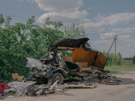 A wrecked car near the town of Makariw