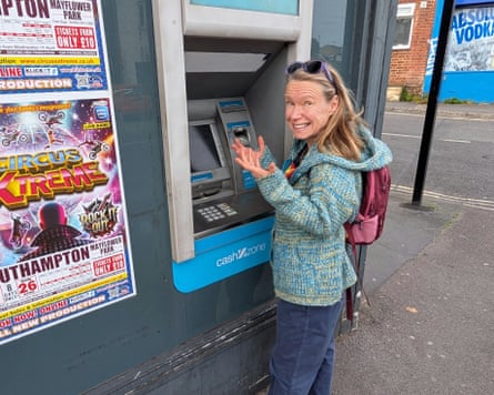 جين هوسكين عند الصراف الآلي